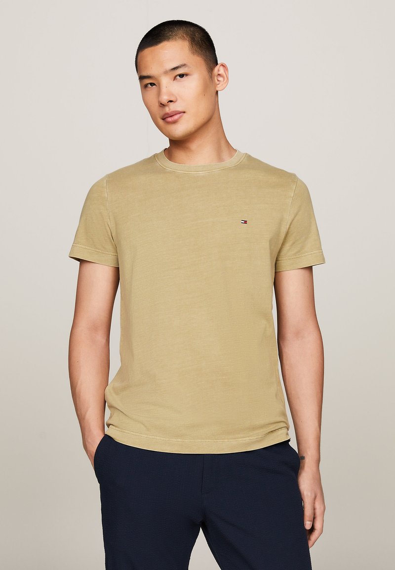 Tommy Hilfiger
Basic T-shirt - faded olive