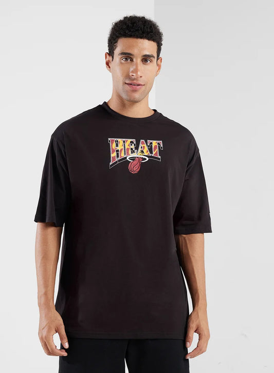 New Era
NEW ERA MIAMI HEAT NBA CHAMPIONSHIP OVERSIZED T-SHIRT 'BLACK'