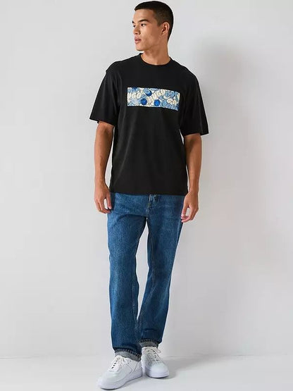 HUGO BOSS
Blue-logo T-shirt in cotton jersey