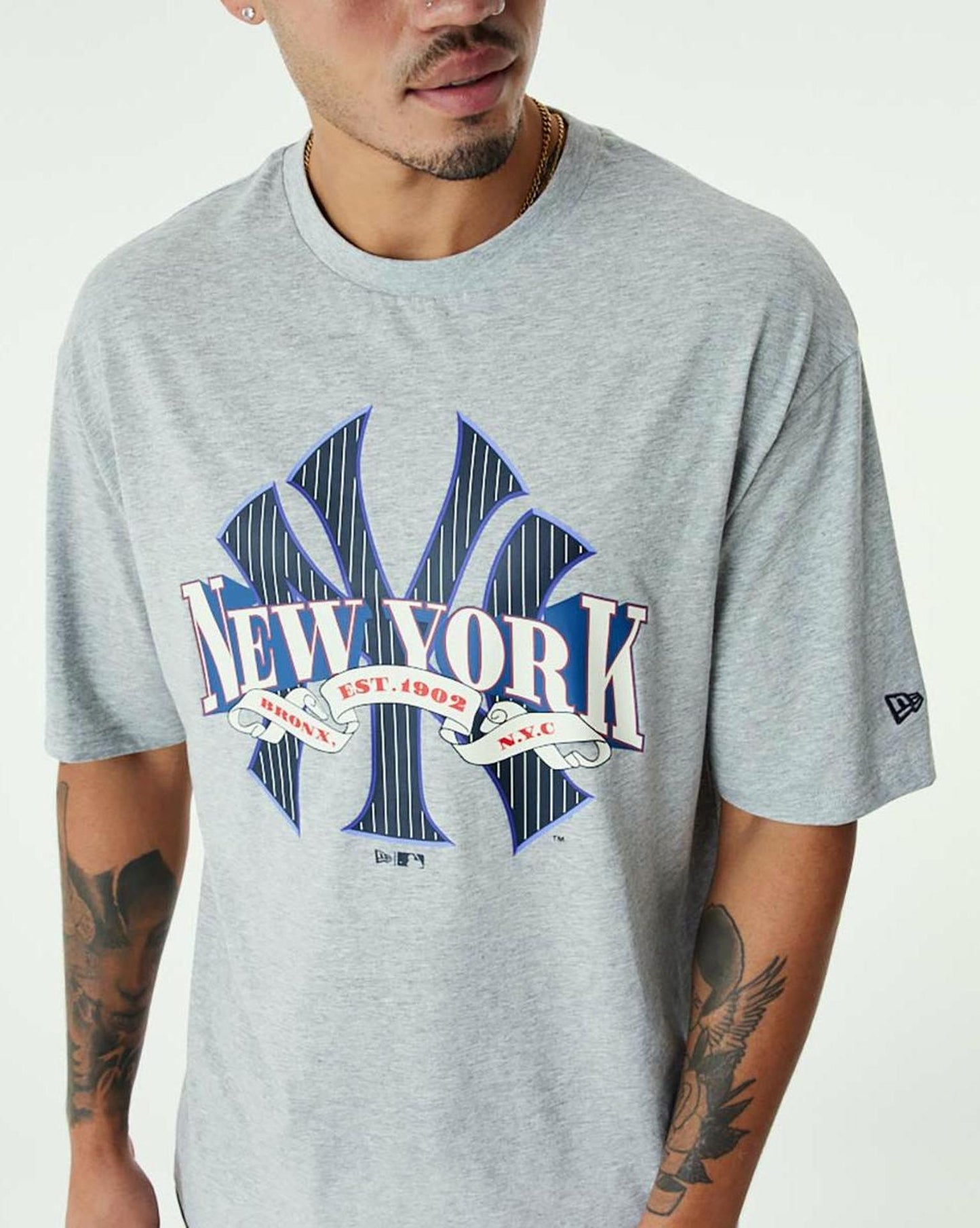 New Era
New Era League MLB Arch Graphic New York Yankees Short Sleeve T-Shirt Light Grey Blue