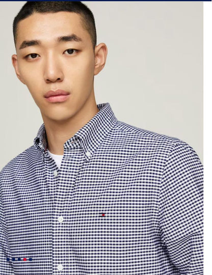 TOMMY HILFIGER 
Heritage Gingham Regular Fit Oxford Shirt