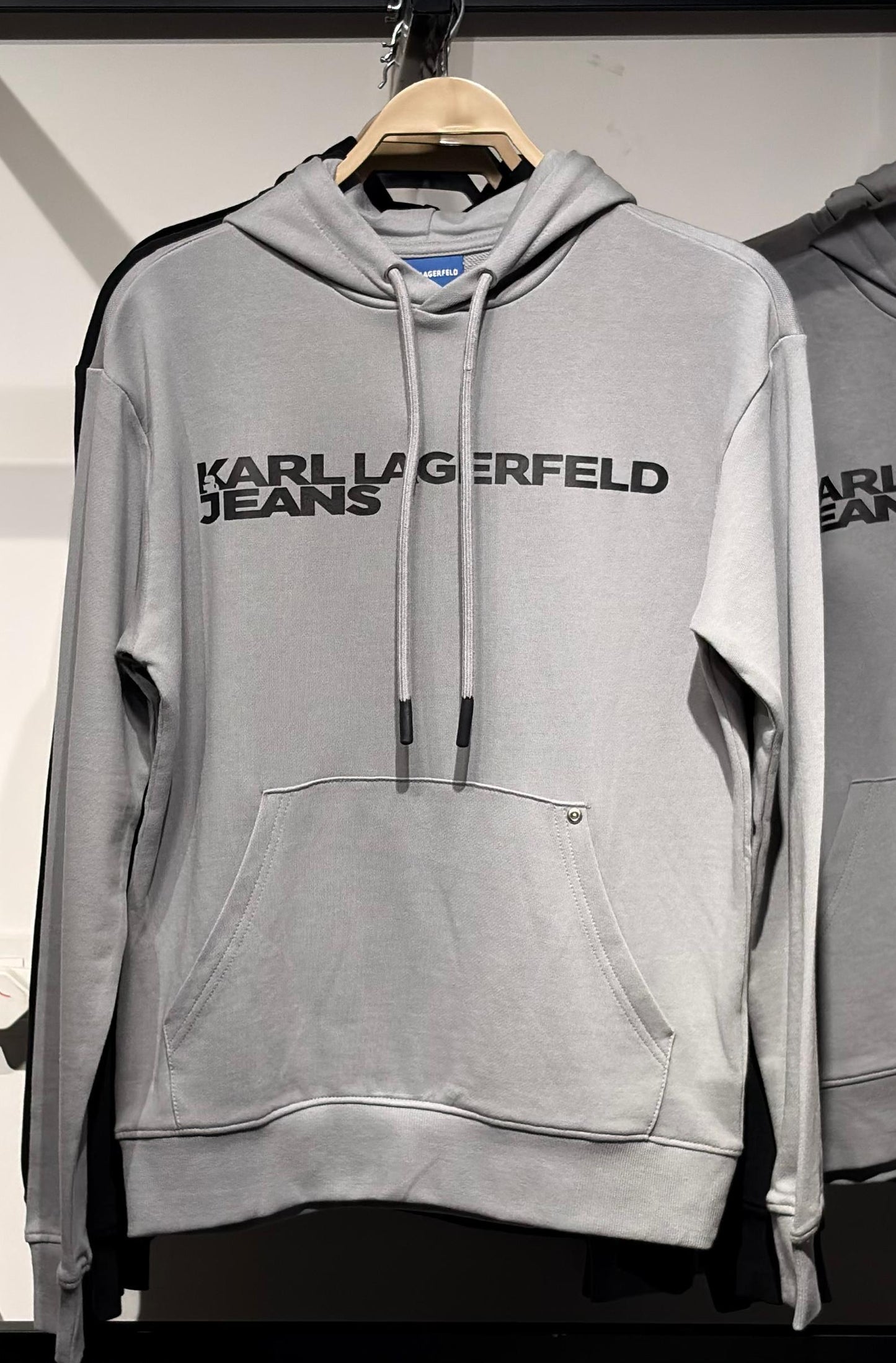 KARL LAGERFELD JEANS
logo-print hoodie