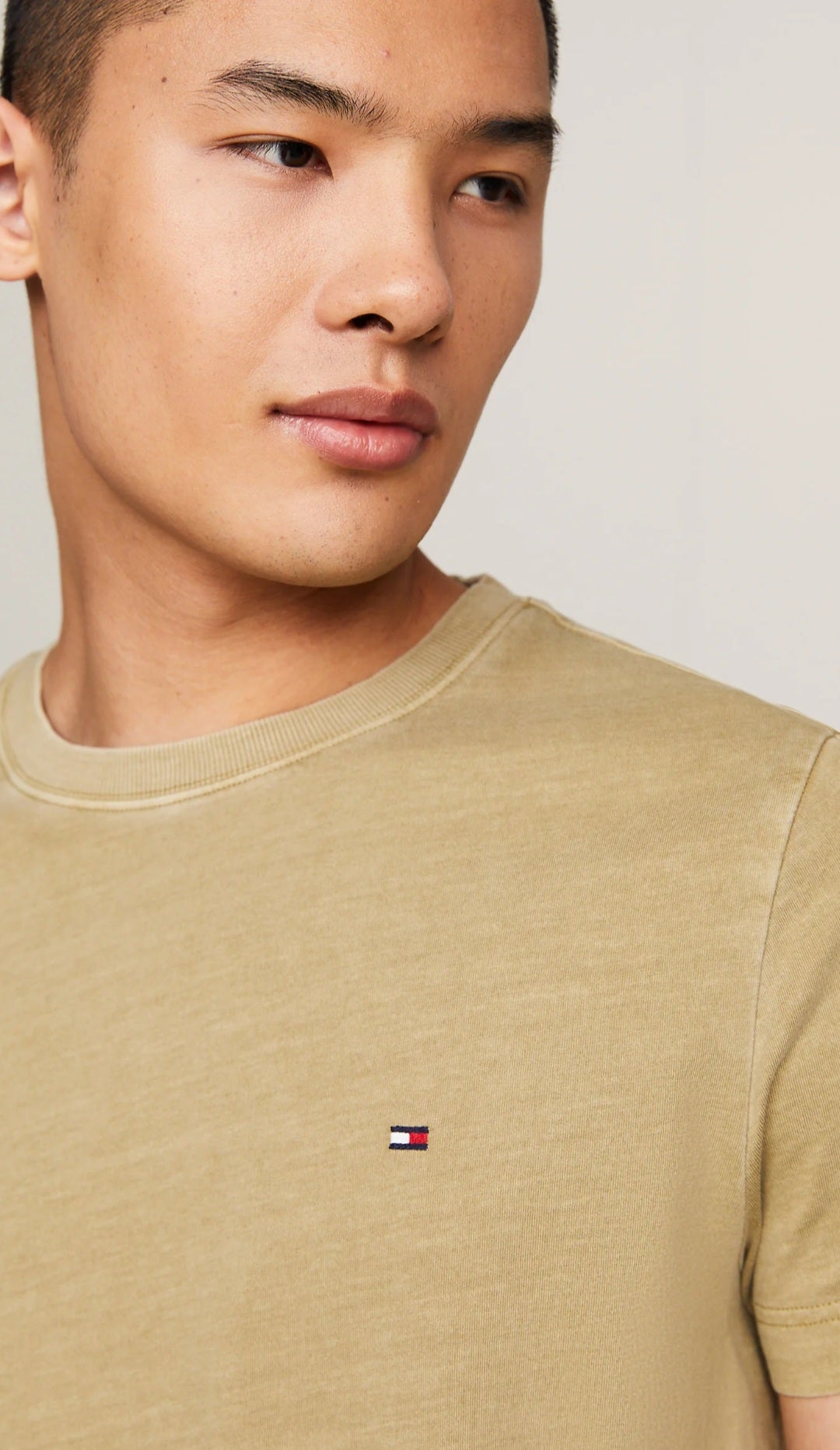 Tommy Hilfiger
Basic T-shirt - faded olive