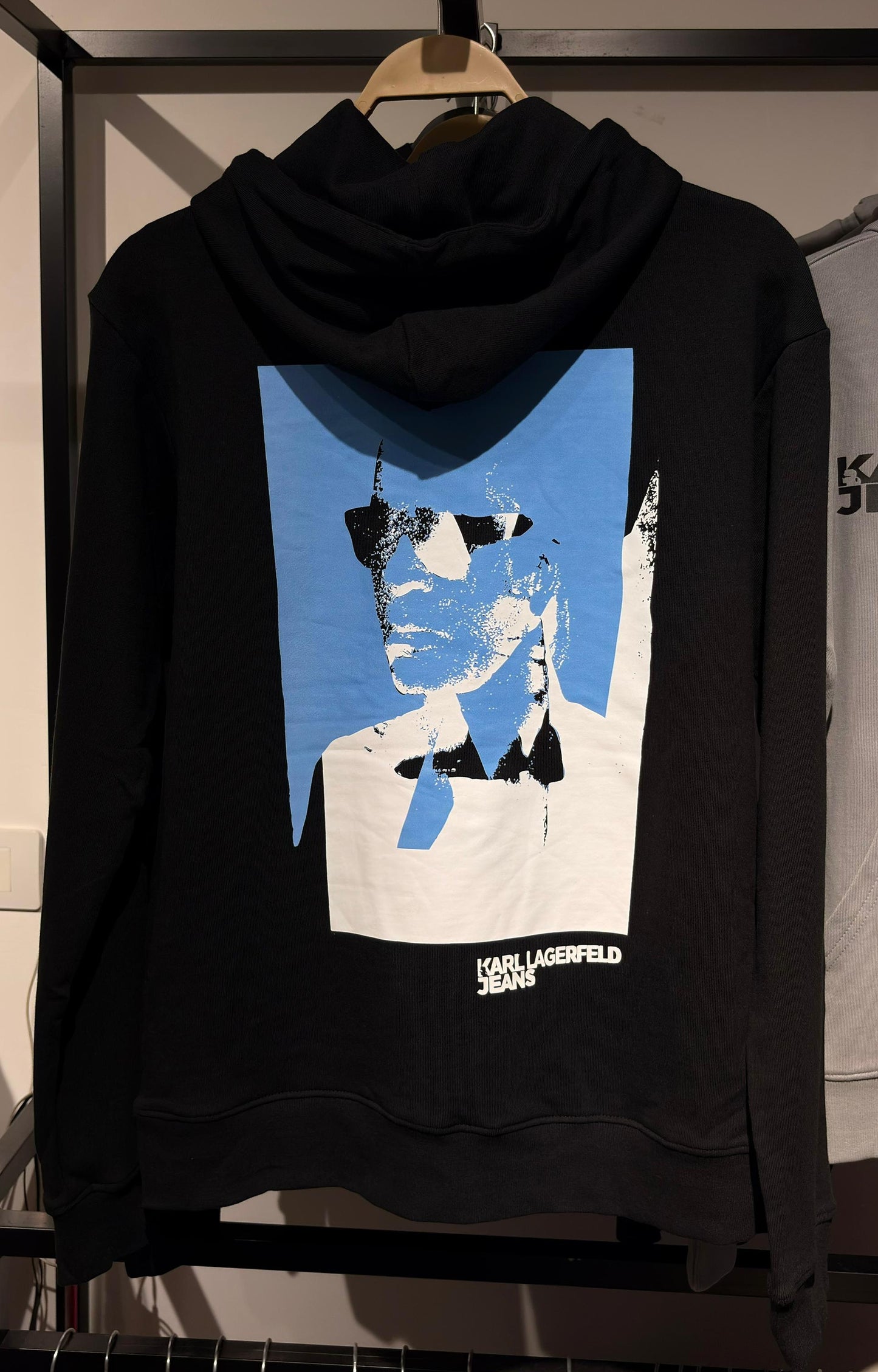 KARL LAGERFELD JEANS
logo-print hoodie
