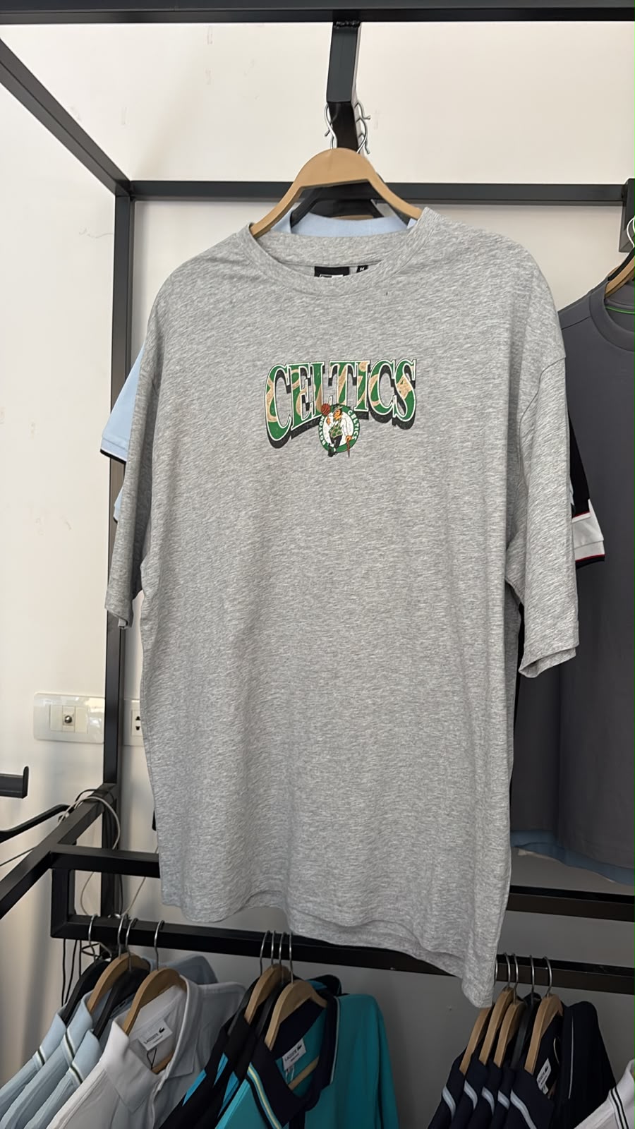 NEW ERA BOSTON CELTICS NBA CHAMPIONSHIP GREY OVERSIZED T-SHIRT