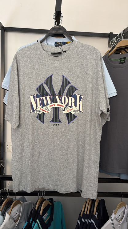 New Era
New Era League MLB Arch Graphic New York Yankees Short Sleeve T-Shirt Light Grey Blue